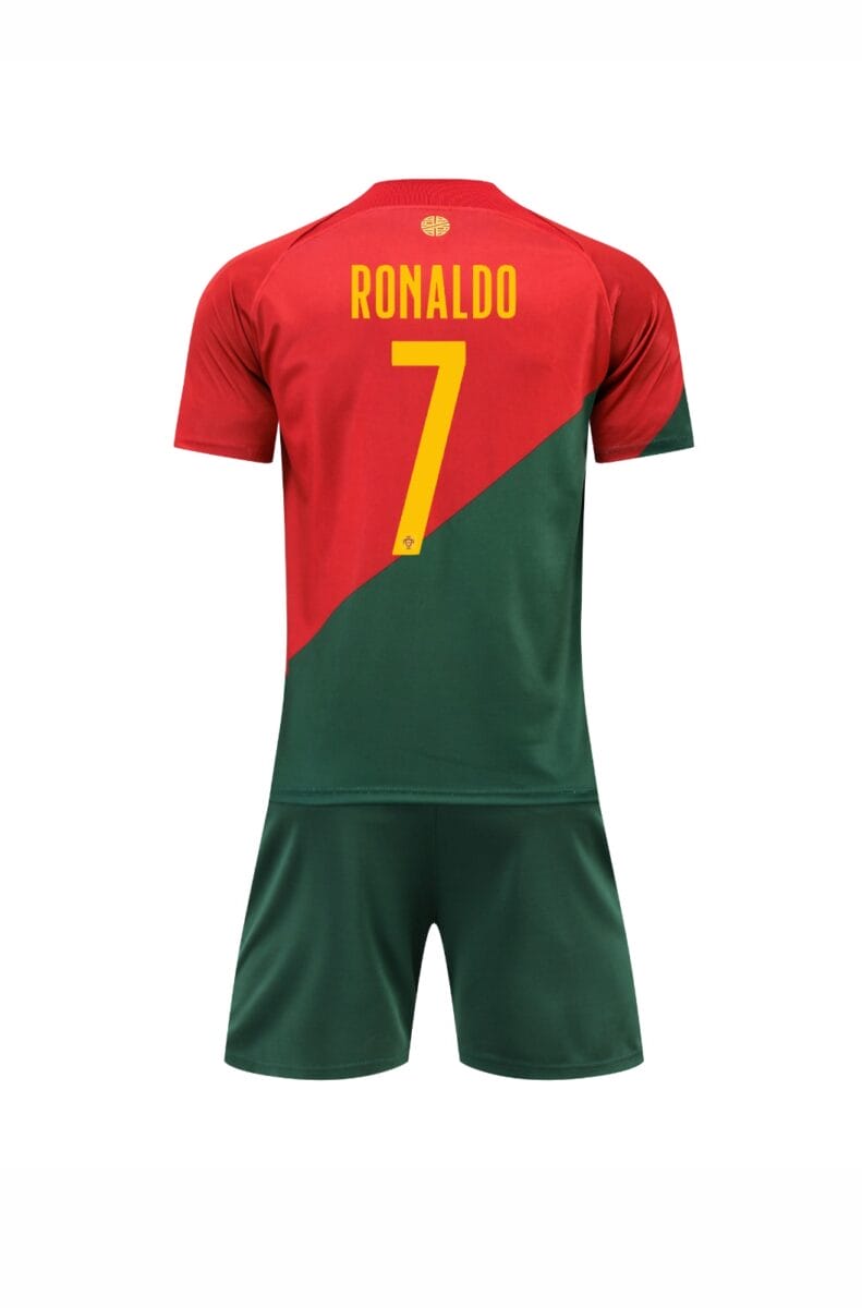 Set Fútbol Niño Portugal Local 2022/23 Ronaldo 7 Set Fútbol Niño Portugal Local 2022/23 Ronaldo 7