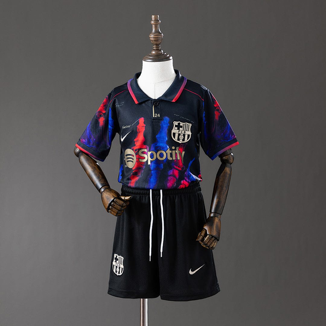 0001_16b80652-001c-4842-8d02-06efce88439f.jpg Camiseta + Short FC Barcelona Edición
Especial Concept Negra Niños - Imagen 1