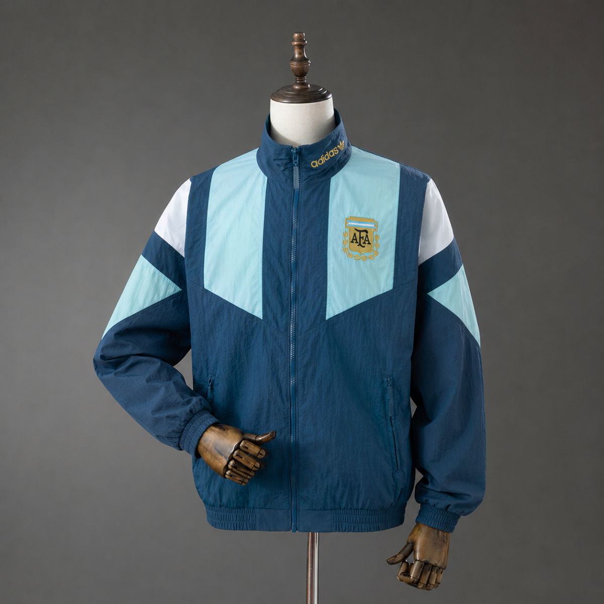 46b11e52.png Cortavientos Argentina EQT Track Top - Imagen 1