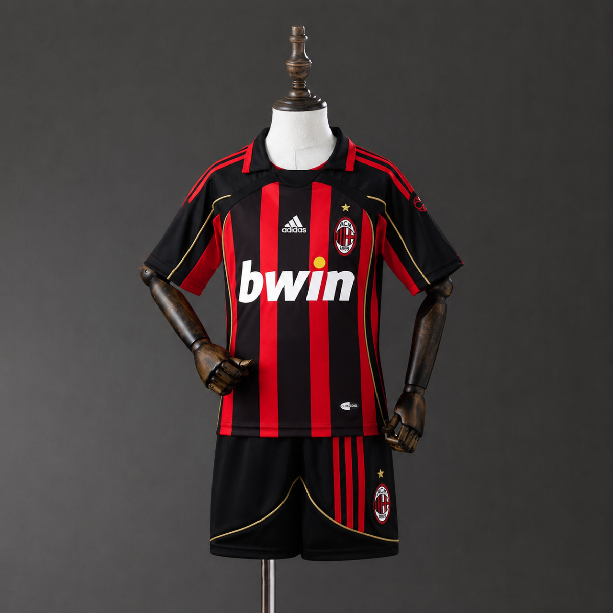 83491305-e029-4581-84dd-f842b34d329f.png Camiseta + Short AC Milan 06/07 Retro
Niños - Imagen 1
