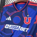 Camiseta Universidad de Chile Local 25/26
  Adultos - Imagen 3
